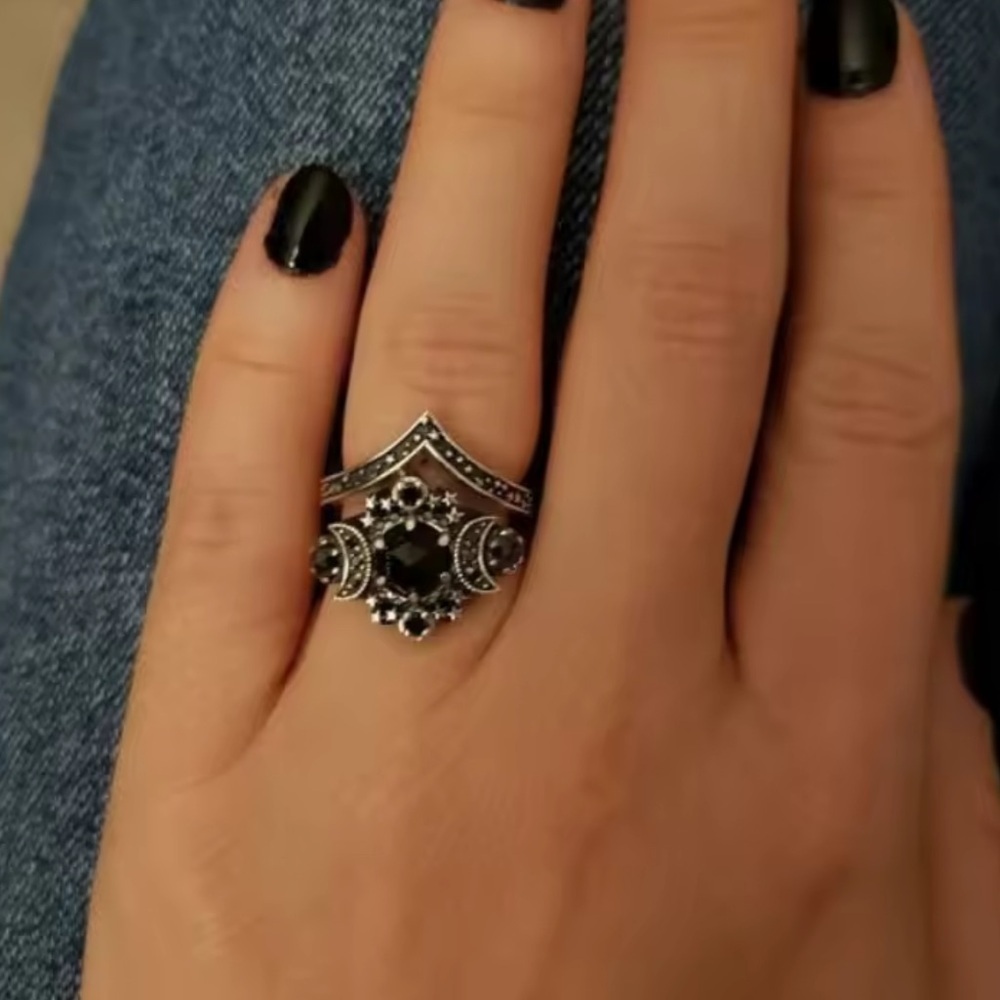 Exequisite Celestial Noir Black Moonstone Star Ring - Picture 3 of 6